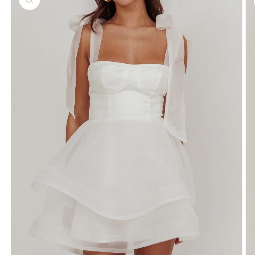 Elegant White Mini Dress
